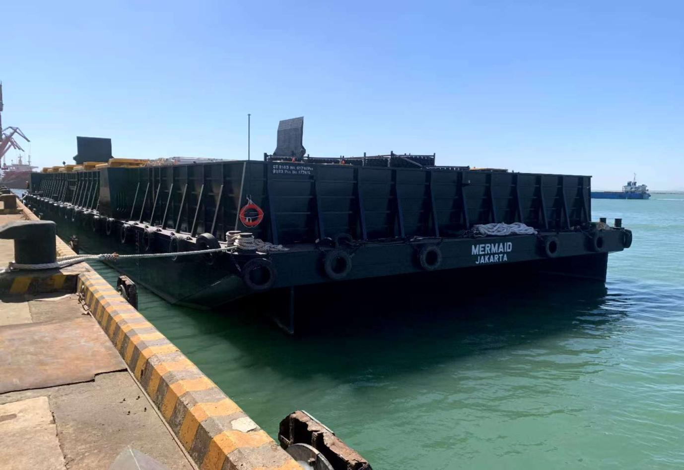 270ft Barge